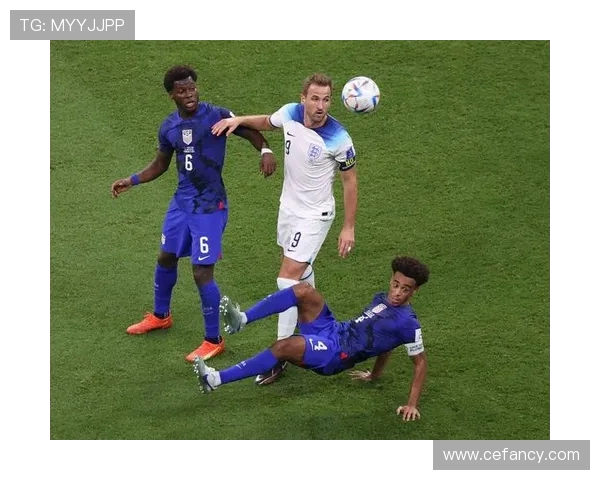 足球火爆对决：强队交锋展现激烈竞争态势