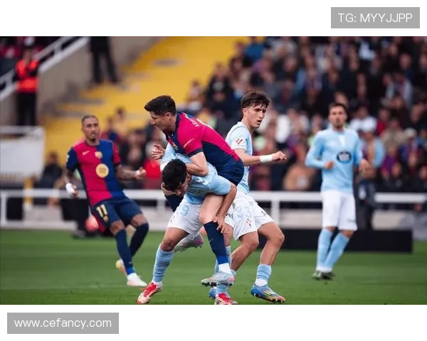 莱万多夫斯基欧冠8比2巴萨一战的巅峰统治力解析